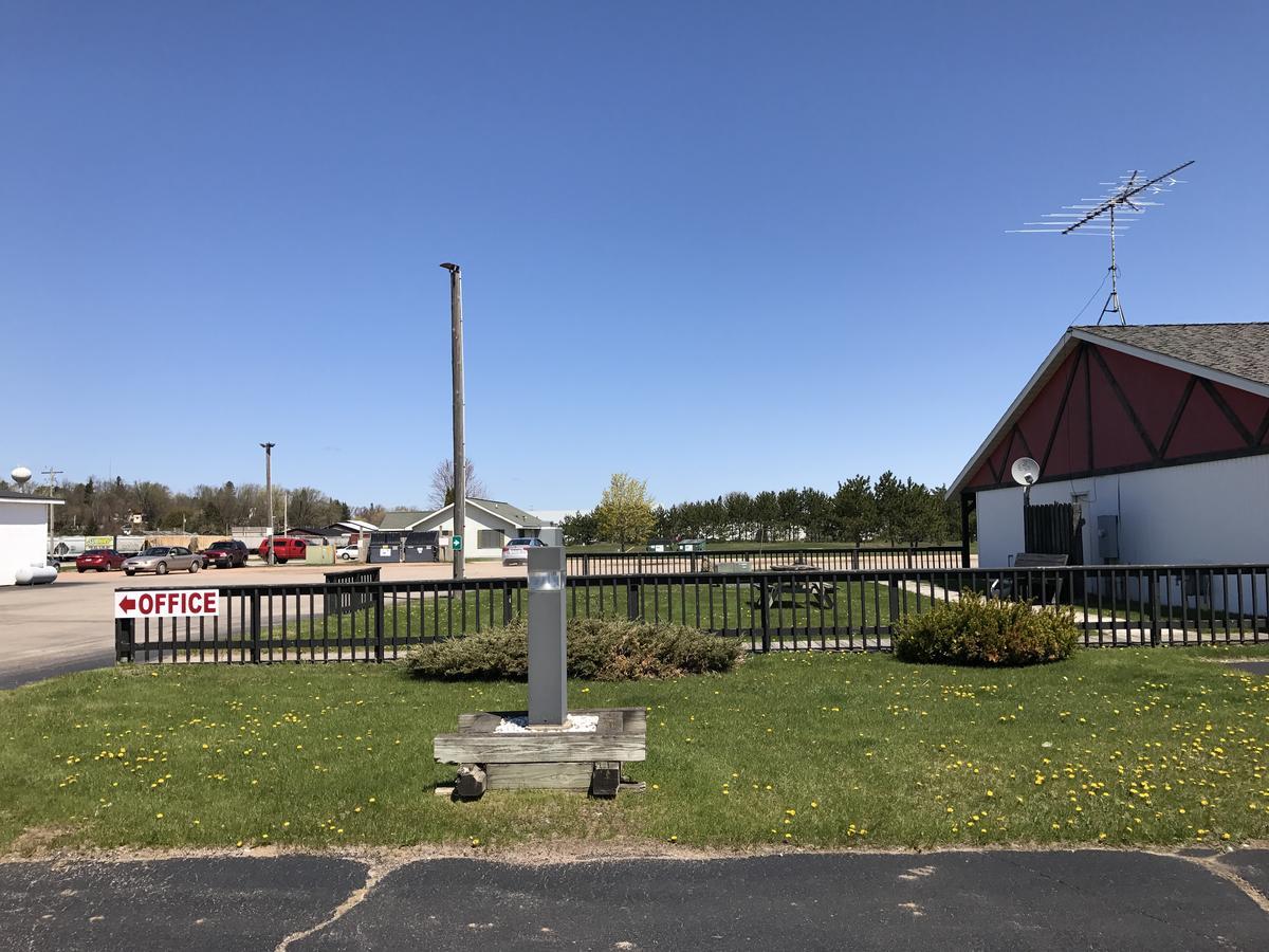 Exxon Quik Stop & Motel Wausaukee Zewnętrze zdjęcie
