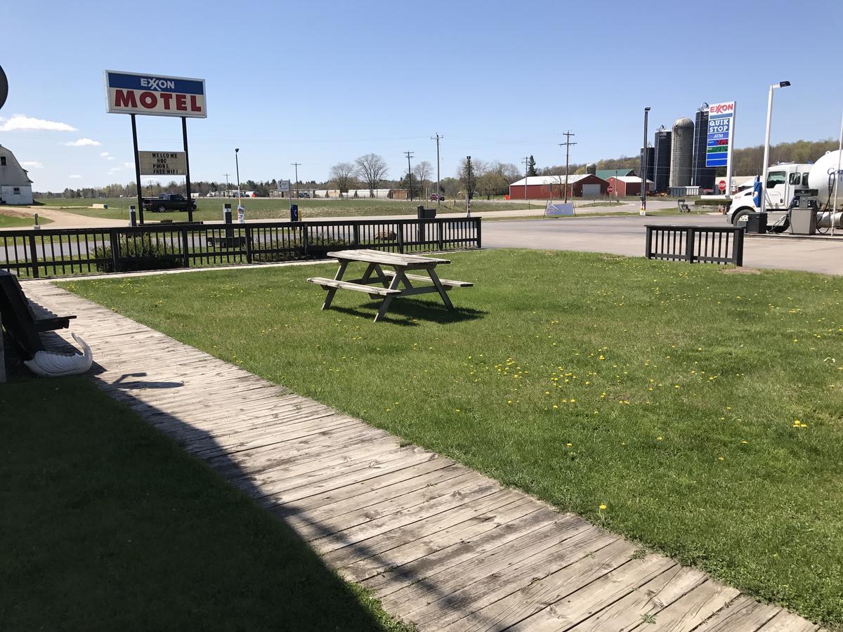 Exxon Quik Stop & Motel Wausaukee Zewnętrze zdjęcie