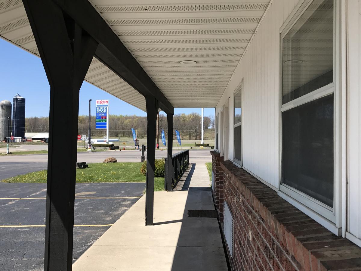 Exxon Quik Stop & Motel Wausaukee Zewnętrze zdjęcie
